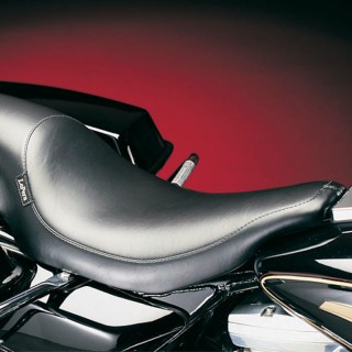 LE PERA SILHOUETTE SMOOTH SEAT HARLEY TOURING 02-07 WITH PYO/BAGGER NATION GAS TANK