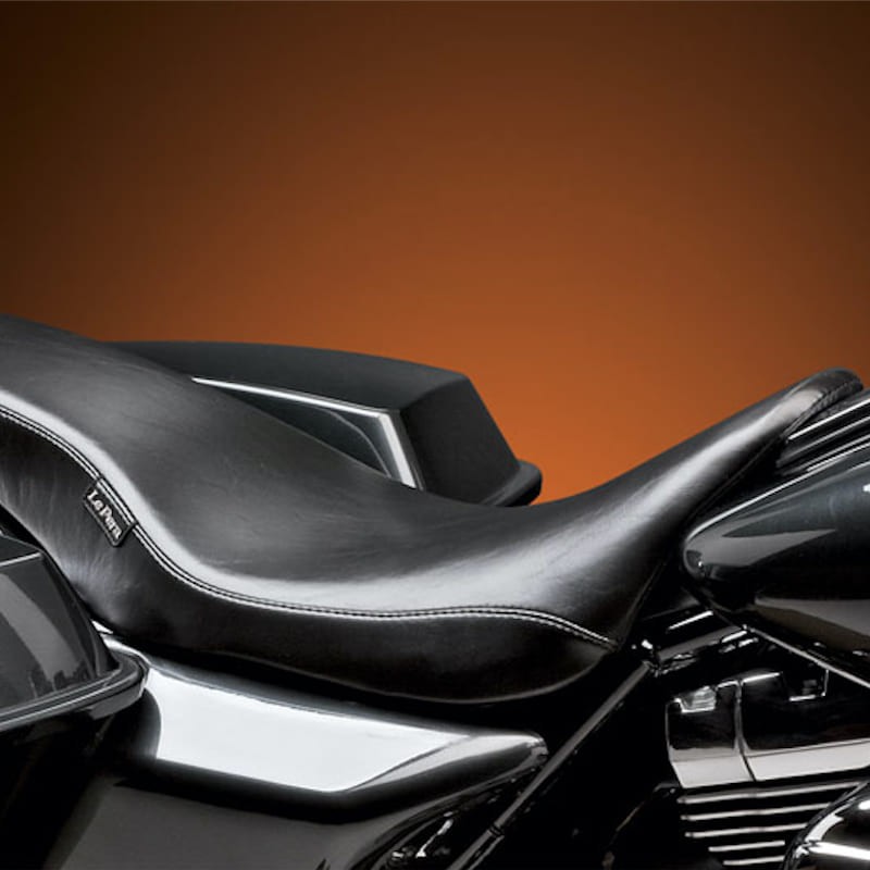 LE PERA COBRA SMOOTH FULL LENGTH TWO UP SEAT HARLEY TOURING 08-21