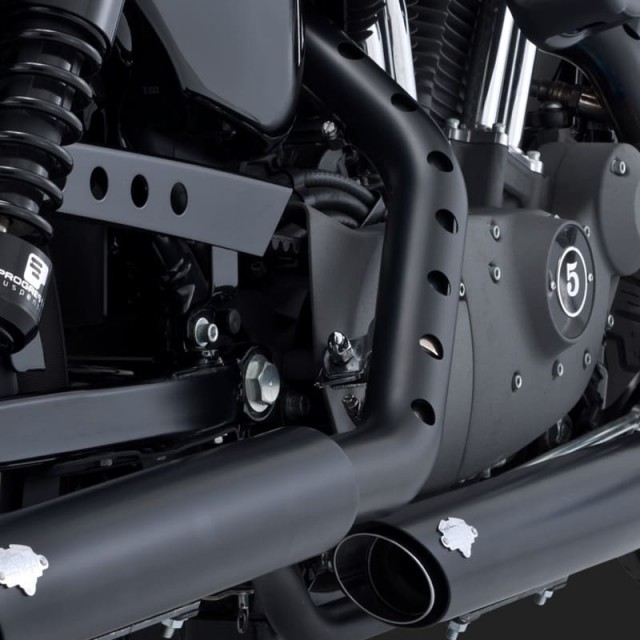 VANCE HINES TWIN SLASH 3'' SLIP-ON MUFFLERS BLACK SPORTSTER XL 04-13 - DETAIL