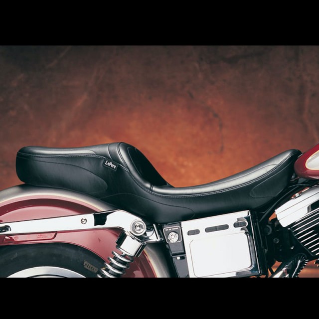 LE PERA MAVERICK 2-UP STITCH SEAT HARLEY DYNA - SIDE