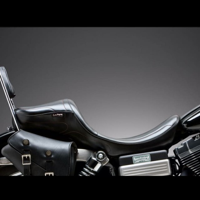 SELLA LE PERA MAVERICK LONG LEGS STITCH SEAT HARLEY DYNA - LATO
