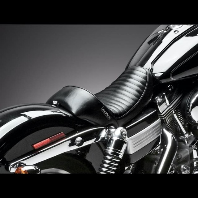 LE PERA STUBS CAFE PLEATED SOLO SEAT HARLEY DYNA - BACK