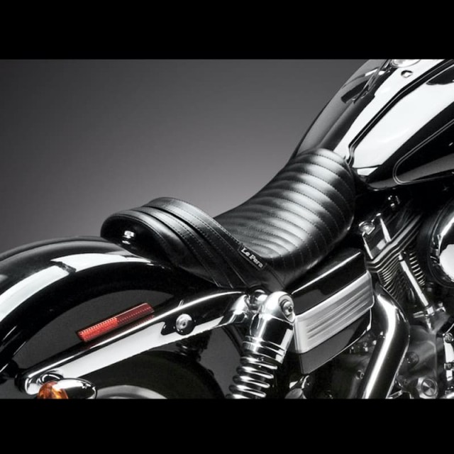 SELLA LE PERA STUBS SPOILER PLEATED SEAT BLACK STRIPES HARLEY DYNA - RETRO