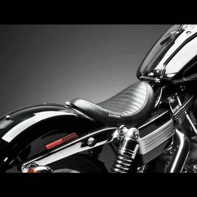 SELLA LE PERA LIL NUGGET PLEATED SEAT HARLEY DYNA - RETRO