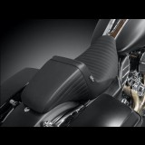LE PERA KICKFLIP PLEATED GRIPP TAPE SEAT HARLEY TOURING 2008-2021