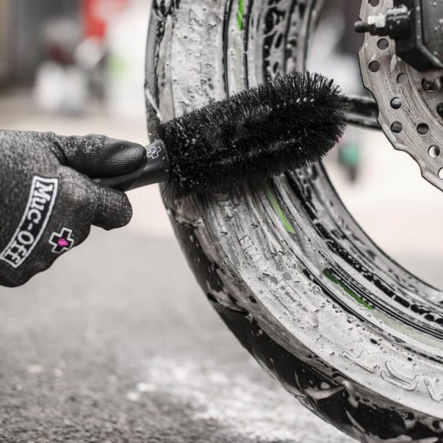 MUC-OFF WHEEL & COMPONENT BRUSH - DETAIL