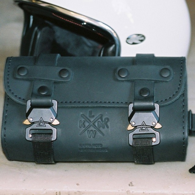 BORSA MORBIDA KAPPA MOTO IN PELLE CON ATTACCO FORCELLA - KMLW02 - LOGO