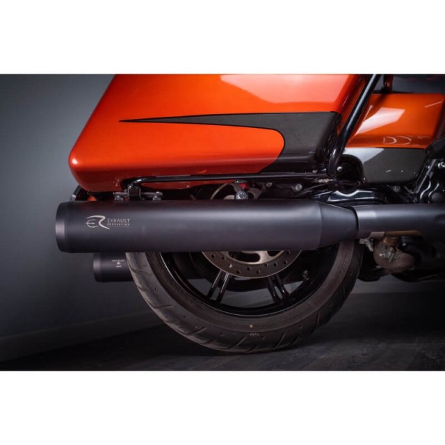 EXHAUST REVOLUTION SLIP-ON BLACK CERTIFIED MUFFLERS HARLEY TOURING 21-22 - SIDE